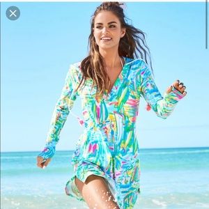 Lilly Pulitzer tunic hoodie colorful and fun